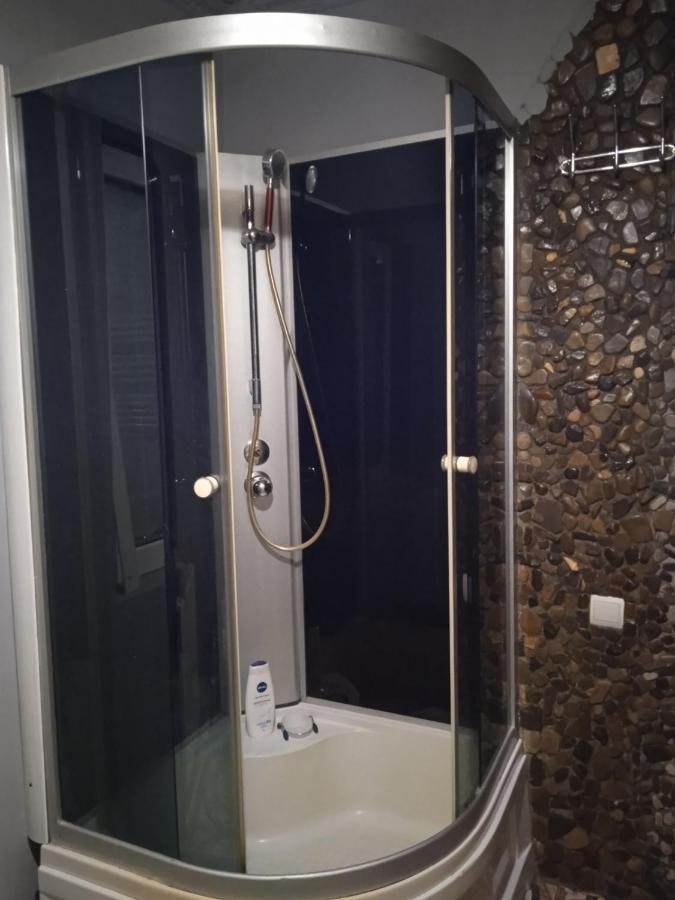 Карпатські Ночі Чан На Території Apartment Yaremche Luaran gambar