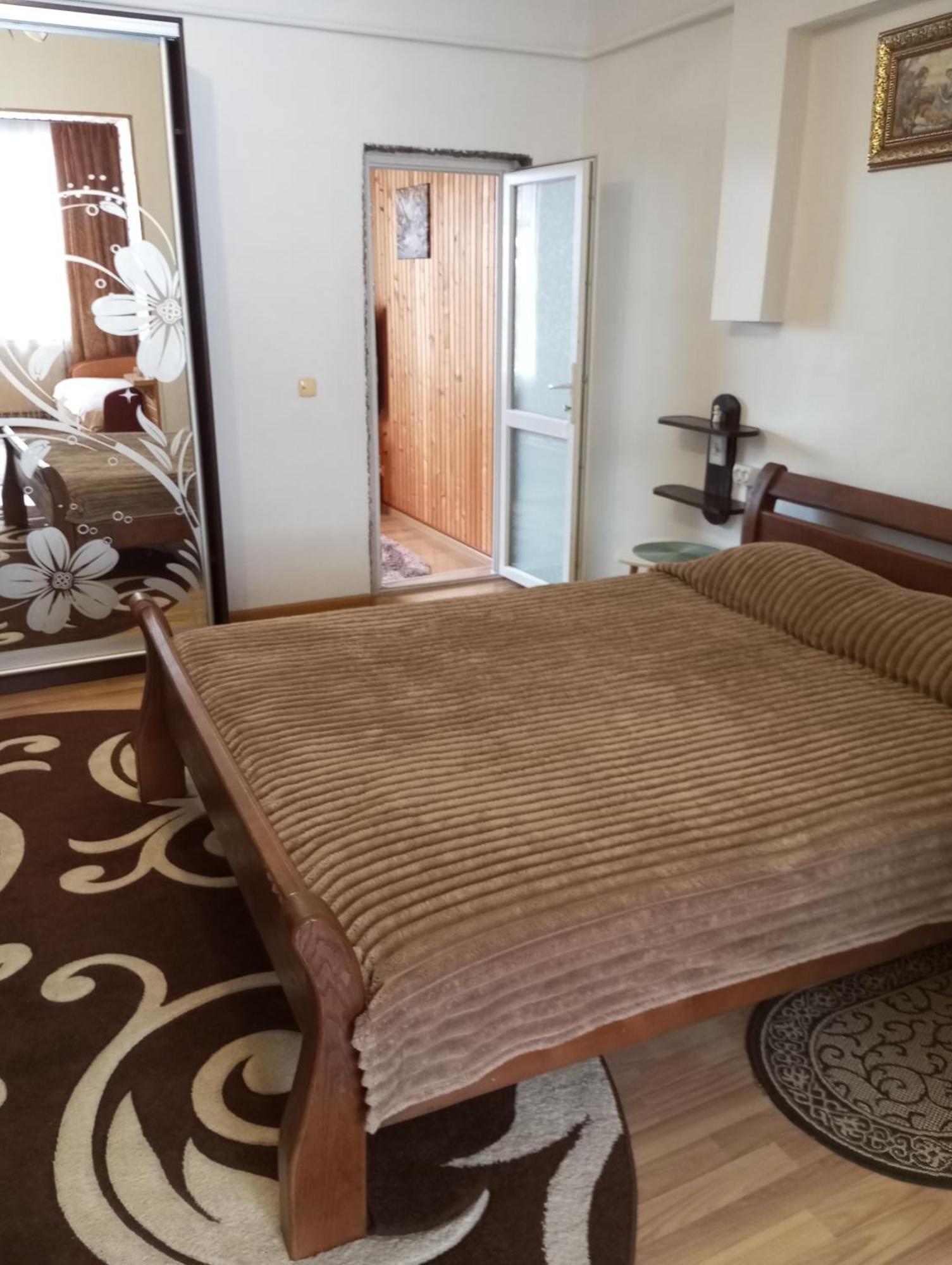Карпатські Ночі Чан На Території Apartment Yaremche Luaran gambar