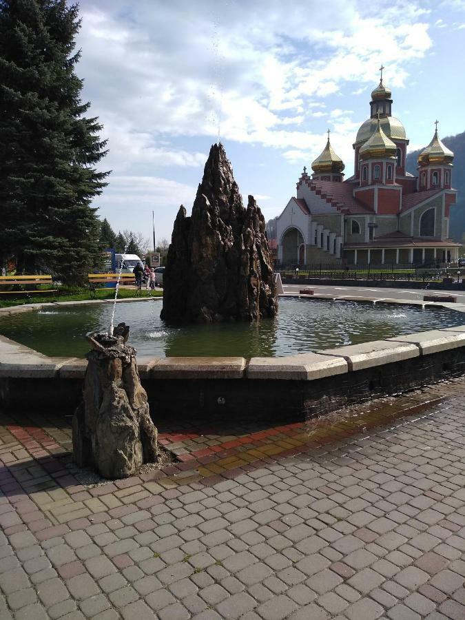 Карпатські Ночі Чан На Території Apartment Yaremche Luaran gambar